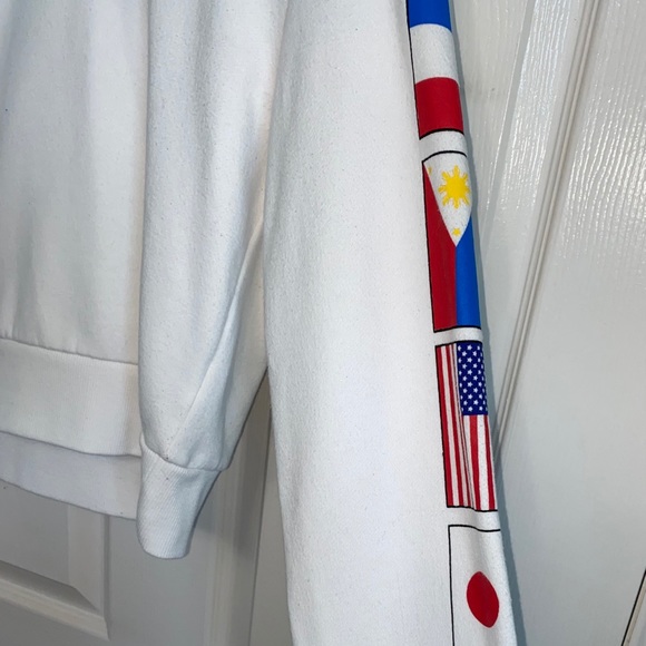 A white hoddie - Picture 3 of 3